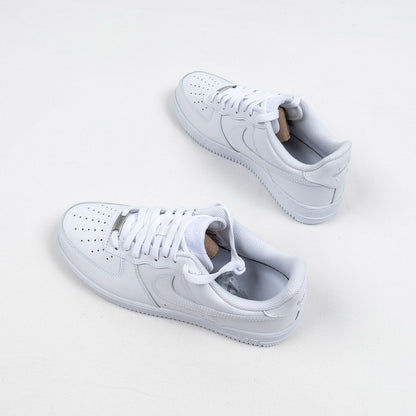 Step Up Your Style with Classic White Sneakers – Everyday Comfort You’ll Love!